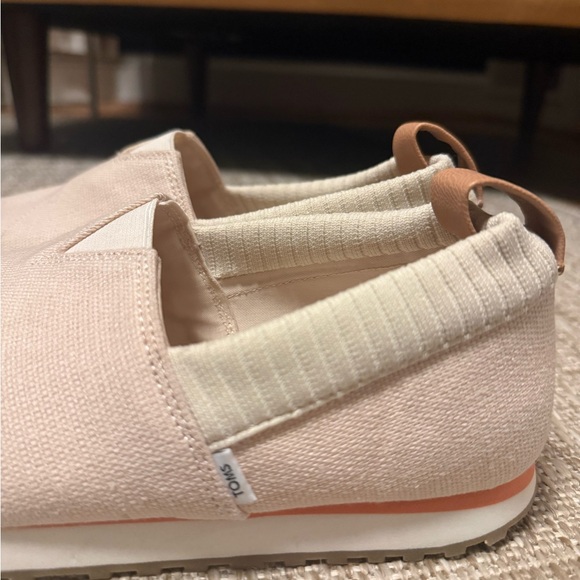 Toms / 8 / Sporty Slip Ons w Sneaker Sole / Pink / Neutral / Cottagecore / Eco - Picture 2 of 6